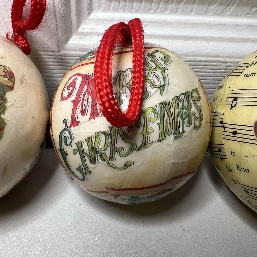 Set‎ Of 3-Vintage Paper Mache Wreath & Merry Christmas Ornaments
